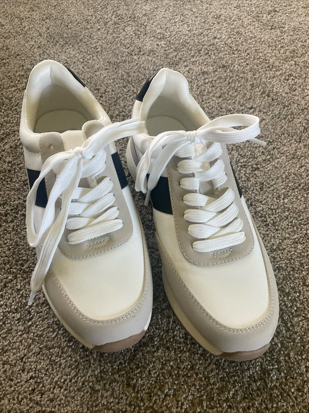 DV Dolce Vita Zabble Sneaker Sz 9 Cream Black Memory Foam Retro Running Jogger